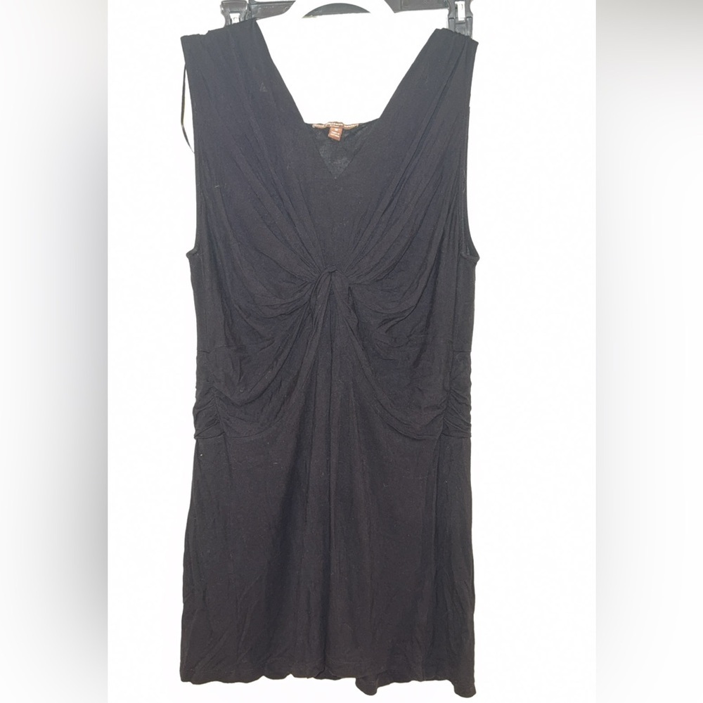 Black Sleeveless Twist-Front Top